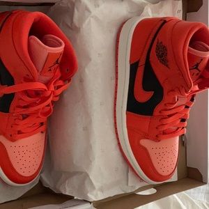 Air Jordan 1 Mid Size